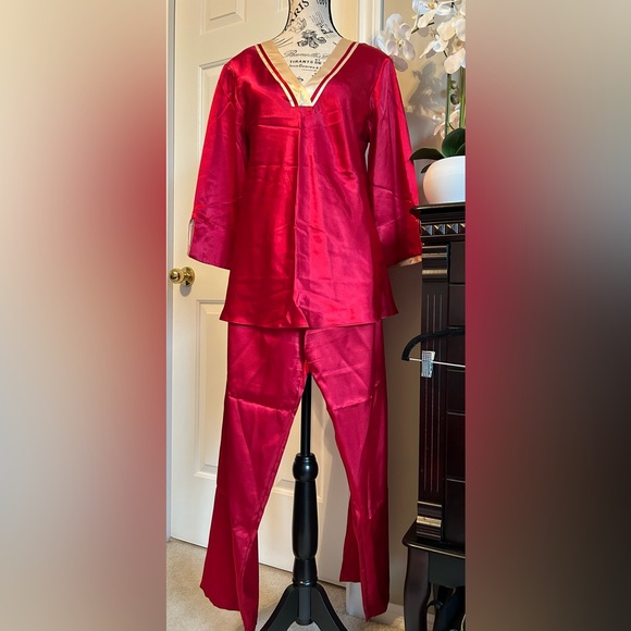 ✨🎄✨ JONES NEW YORK LUXURY PAJAMAS Size M  NWOT - Picture 3 of 10